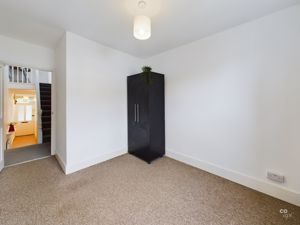 bed 2 - click for photo gallery